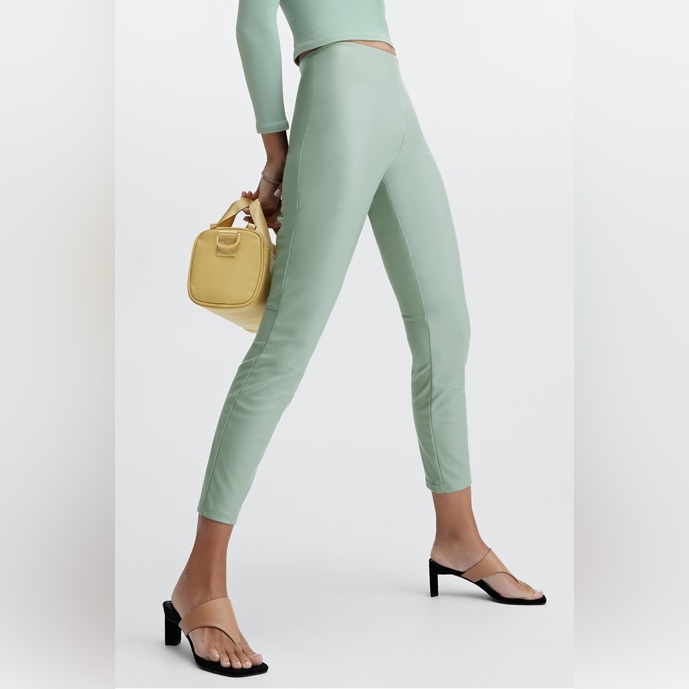 NWT - Fabletics Mint Green Leggings!